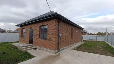 Дом в Краснодарский край, Динской район, Новотитаровская ст-ца ...