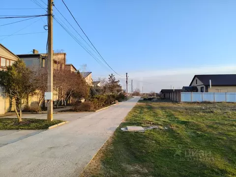 Участок в Крым, Евпатория городской округ, Заозерное пгт ул. Чкалова, ...
