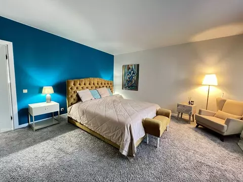 2-к кв. Свердловская область, Екатеринбург ул. Хохрякова, 74 (95.0 м)