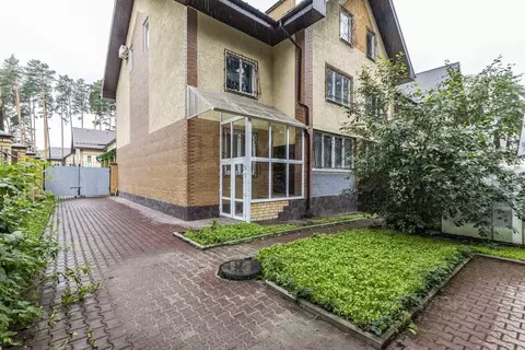 Таунхаус в Свердловская область, Екатеринбург ул. Яхонтовая, 3 (252 м)