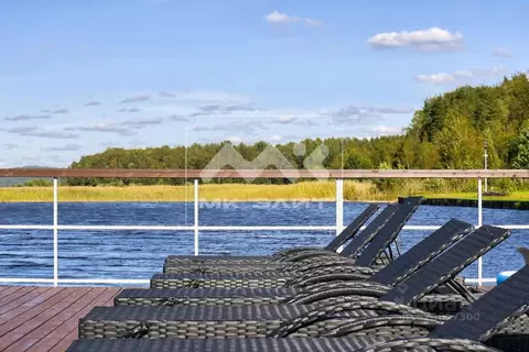 Дом в Ленинградская область, Выборгский район, Рощинское городское ...