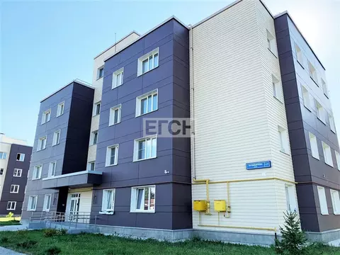 Продается 4-комнатная квартира