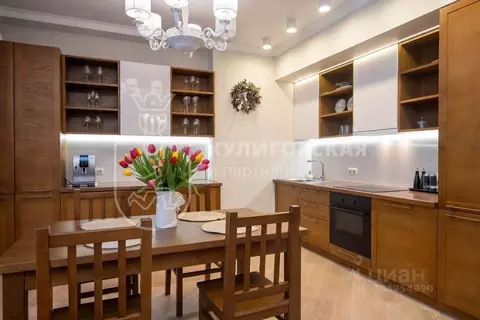 Таунхаус в Свердловская область, Екатеринбург Карасьеозерский-2 мкр, ...