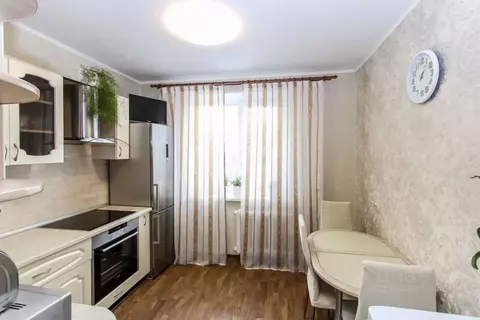 2-к кв. Тюменская область, Тюмень ул. Домостроителей, 8 (50.4 м)