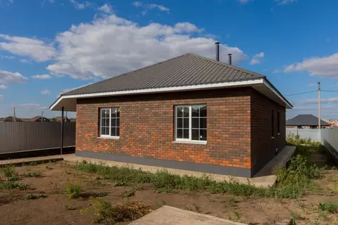 Дом в Оренбургская область, Оренбургский район, с. Подгородняя ...