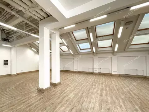 Офис в Санкт-Петербург Малая Морская ул., 18 (225 м)