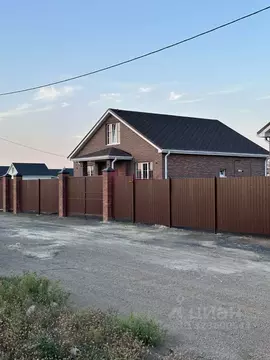 Дом в Ростовская область, Неклиновский район, с. Новобессергеневка ул. ...