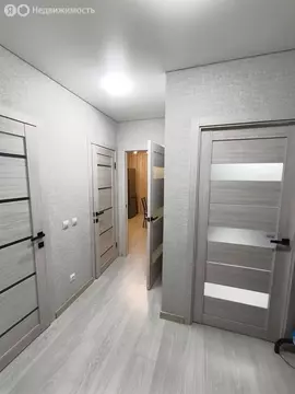 1-комнатная квартира: Красноярск, улица Шахтёров, 8 (37.6 м)