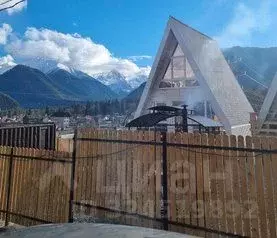 Дом в Карачаево-Черкесия, Зеленчукский район, с. Архыз ул. Курджиева, ...