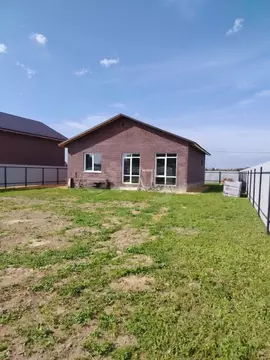 Дом в Калужская область, Малоярославецкий муниципальный округ, Маклино ...