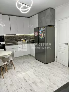 Продается 2-комнатная квартира