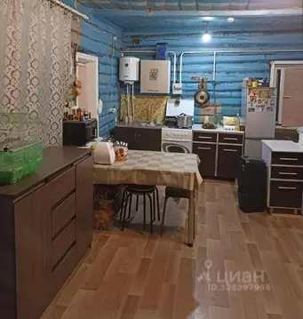 Дом в Башкортостан, Ишимбайский район, Ишеевский сельсовет, д. ...