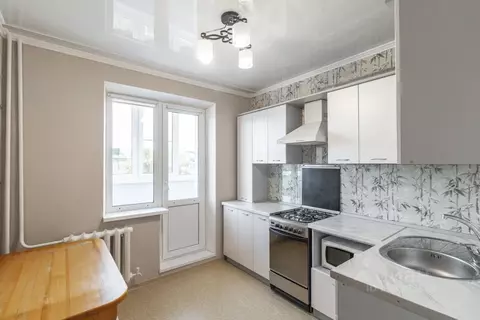 3-к кв. Омская область, Омск просп. Королева, 14/3 (70.0 м)