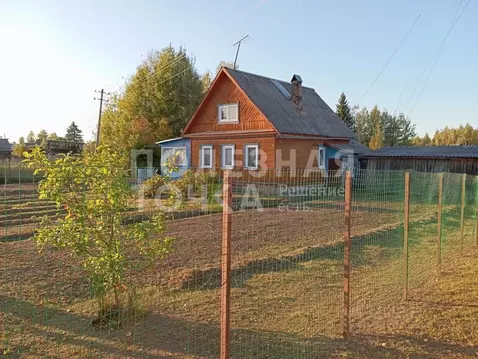 Дом в Новгородская область, Боровичский район, Опеченское с/пос, д. ...