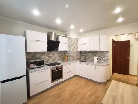 1-к кв. Тюменская область, Тюмень Мелиораторов мкр, ул. Сидора ...