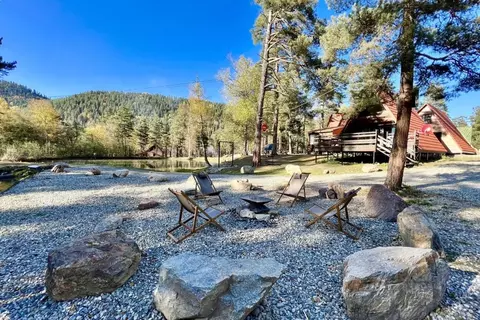 Дом в Карачаево-Черкесия, Зеленчукский район, с. Архыз проезд Таулу, 3 ...