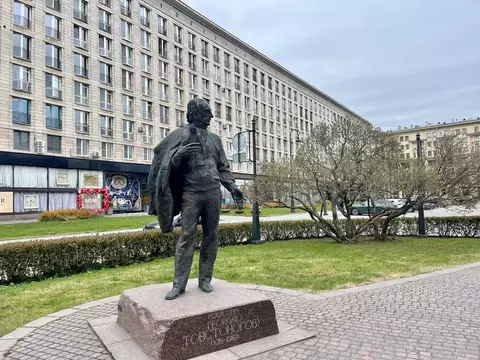 3-к кв. Санкт-Петербург Петровская наб., 4 (94.7 м)