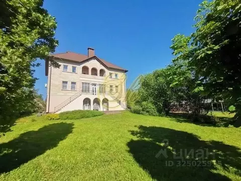 Дом в Московская область, Одинцовский городской округ, с. Жаворонки ...