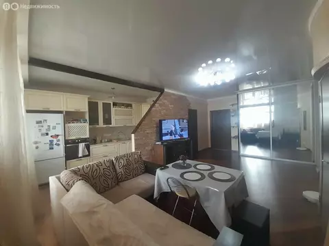 2-комнатная квартира: Батайск, улица Комарова, 132 (70.2 м)