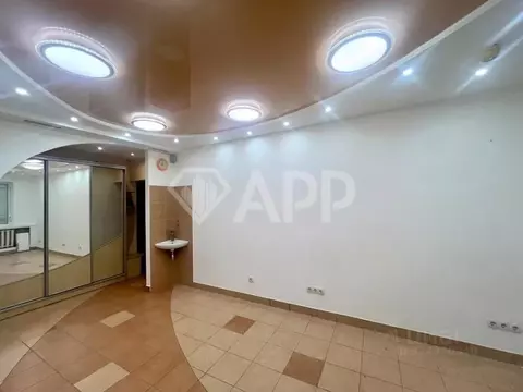 Помещение свободного назначения в Удмуртия, Ижевск ул. Холмогорова, 45 ...