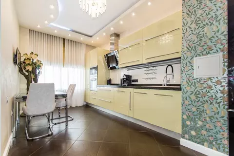 3-к кв. Свердловская область, Екатеринбург ул. Гурзуфская, 16 (104.0 ...