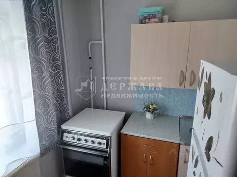 2-к кв. Кемеровская область, Кемерово просп. Шахтеров, 53 (42.0 м)