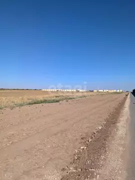 Участок в Крым, Черноморский район, Окуневское с/пос, с. Знаменское  ...