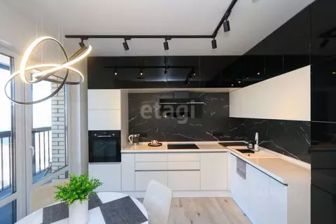 2-к кв. Иркутская область, Иркутск ул. 4-я Советская, 28 (66.33 м)