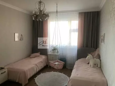 Продается 4-комнатная квартира