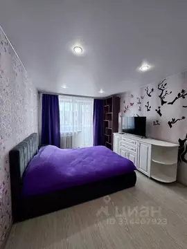 1-к кв. Ленинградская область, Тихвин 1-й мкр, 40 (42.0 м)