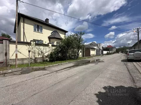 Дом в Кабардино-Балкария, Нальчик ул. Гугова (450 м)