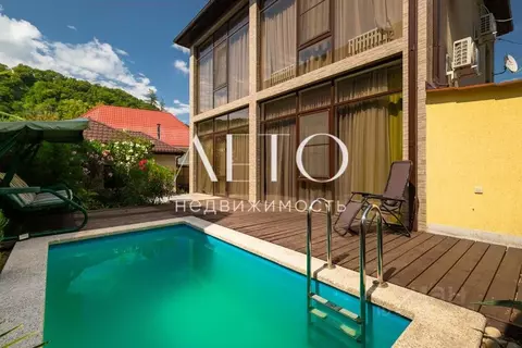 Дом в Краснодарский край, Сочи ул. Аллея Челтенхема (128 м)