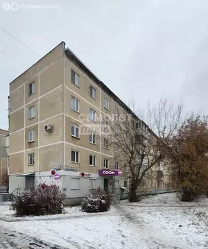 4-комнатная квартира: Каменск-Уральский, улица Калинина, 24 (73.4 м)