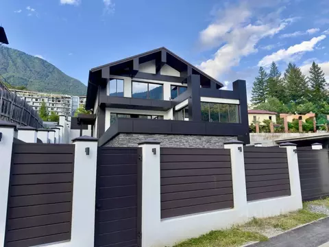 Дом в Краснодарский край, Сочи городской округ, Красная Поляна пгт  ...