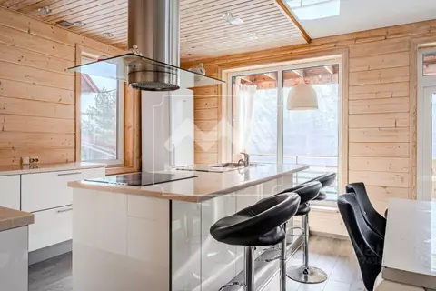 Дом в Ленинградская область, Приозерский район, Запорожское с/пос, д. ...