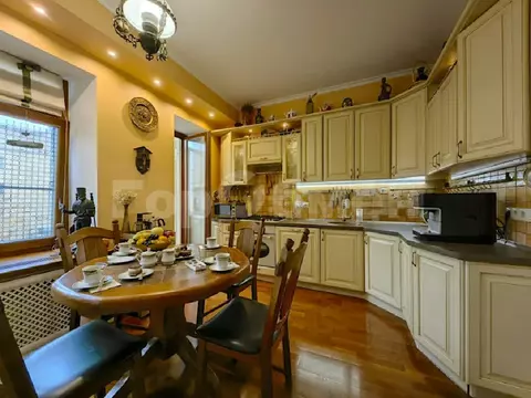 Продается 3-комнатная квартира