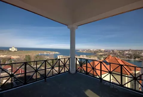 3-к кв. Севастополь ул. Дмитрия Ульянова, 37 (202.0 м)