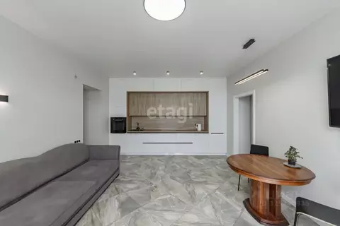 2-к кв. Тюменская область, Тюмень ул. Николая Семенова, 19 (66.7 м)