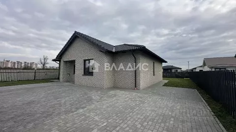 Дом в Калининградская область, Гурьевский муниципальный округ, пос. ...