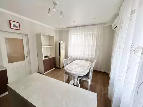 Дом в Краснодарский край, Гулькевичи ул. Короткова (285 м)