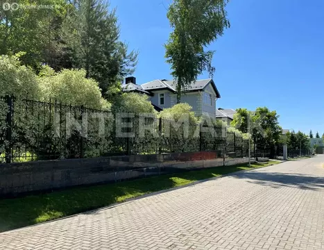 Дом в село Усово, КП Усово-8 (350 м)