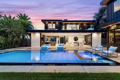 Дом в Краснодарский край, Сочи Миндальная ул. (200 м)