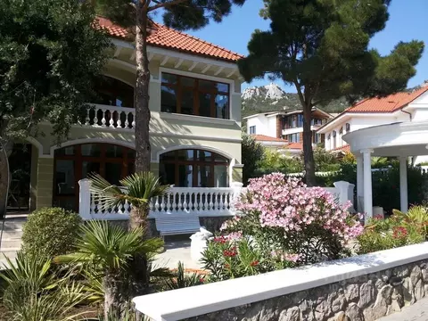 Дом в Крым, Ялта муниципальный округ, Форос пгт  (300 м)