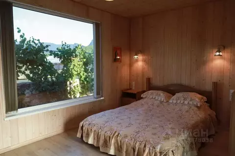 Дом в Крым, Бахчисарайский район, Голубинское с/пос, с. Соколиное ул. ...