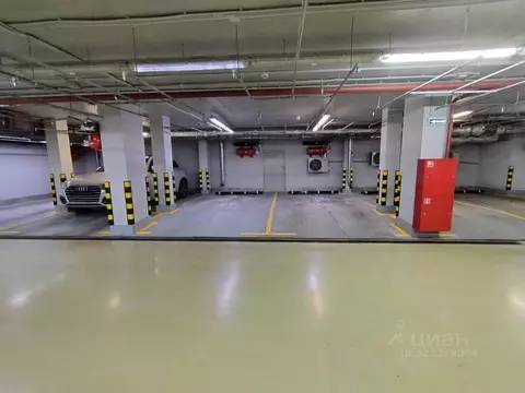 Гараж в Санкт-Петербург Гагаринская ул., 1/24 (18 м)