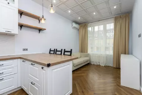 Продается 2-комнатная квартира