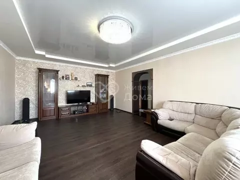 Дом в Волгоградская область, Волжский Южный мкр, ул. Ерусланская (256 ...