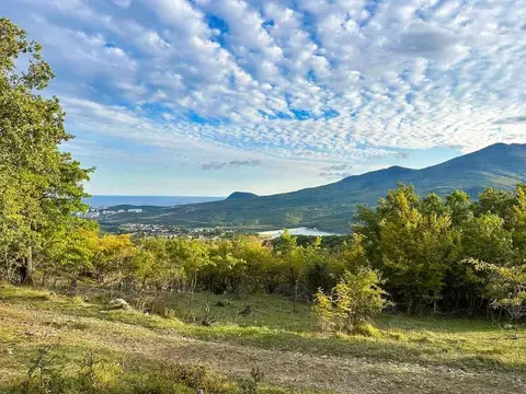Участок в Крым, Алушта муниципальный округ, с. Изобильное  (7.0 сот.)