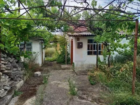 Дом в Крым, Сакский район, Ореховское с/пос, с. Михайловка ул. Озерная ...