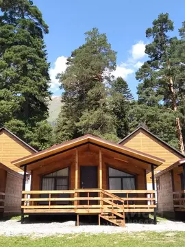 Дом в Карачаево-Черкесия, Зеленчукский район, с. Архыз ул. Банковская, ...